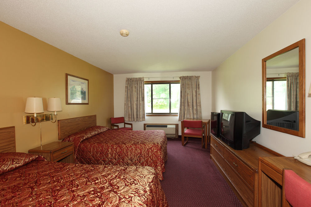Travelodge By Wyndham Merrill Exteriér fotografie